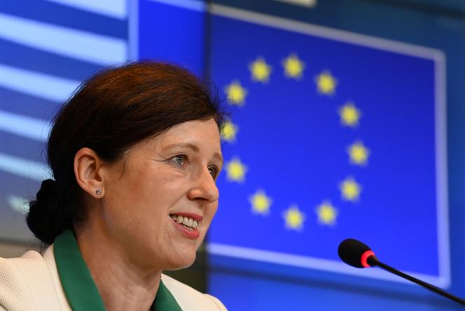 La vice-présidente de la Commission européenne, Vera Jourova, lors d’une conférence de presse à Luxembourg, le 22 juin 2021.