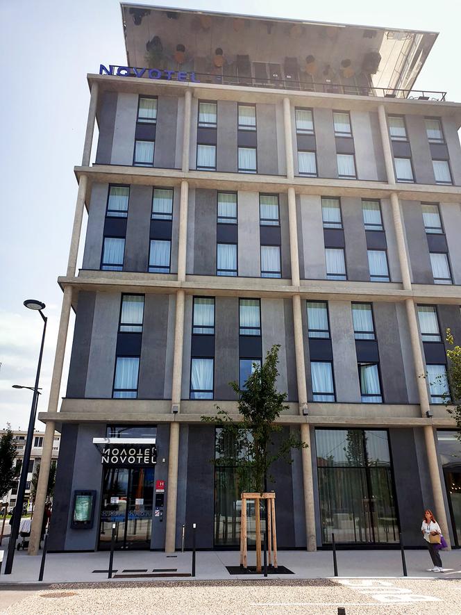 The Novotel hotel in Annemasse (Haute-Savoie), privatized for the summer by the ruling family of the United Arab Emirates.