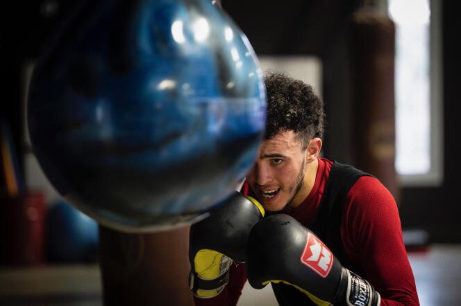 Le boxeur français Billal Bennama, à l’entraînement, à Blagnac (Haute-Garonne), en janvier 2021.