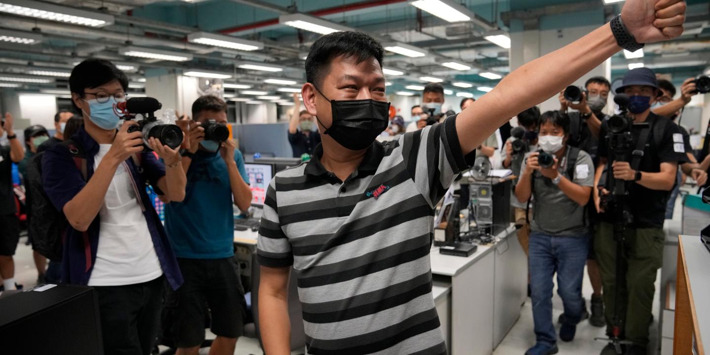 A Hongkong, la police arrête un ancien rédacteur en chef de l’« Apple Daily »