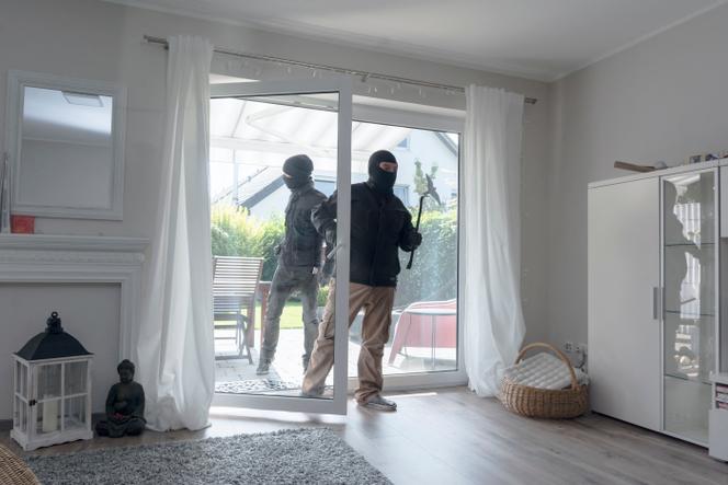 L’assureur a refuse d’indemniser un couple qui s’était fait cambrioler sur le motif que ces derniers n’avaient pas fermé les volets avant de s’absenter.