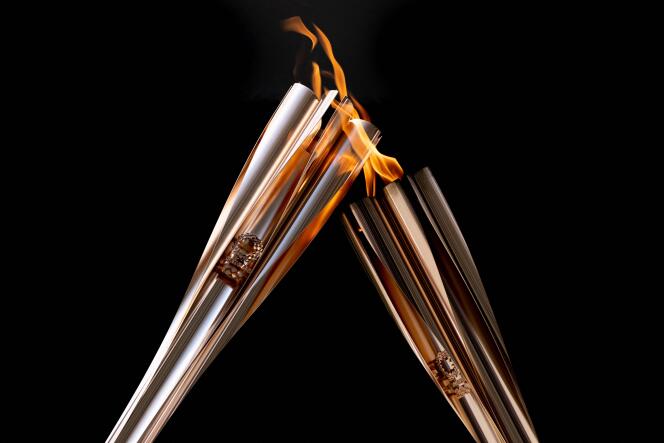 Relais de la flamme olympique de Tokyo 2020, le 23 juillet 2021, à Tokyo, avant la cérémonie d’ouverture.