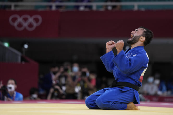 Le judoka Luka Mkheidze, après sa victoire dans le combat pour la médaille de bronze des – 60 kg, aux Jeux olympiques de Tokyo, le 24 juillet 2021.