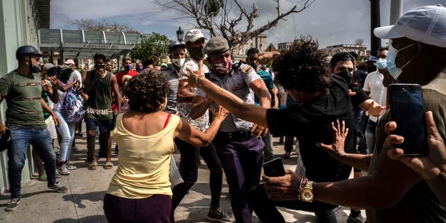 Après les manifestations, la peur à Cuba, « pays de douleur »