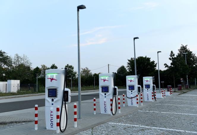 Une station de recharge pour véhicules électriques Ionity à Dresde, en Allemagne, le 27 août 2019.