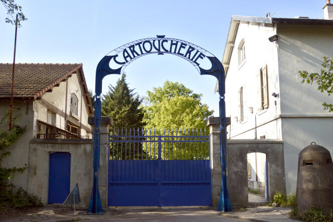 L’entrée de la Cartoucherie dans le bois de Vincennes, à Paris en avril 2014.