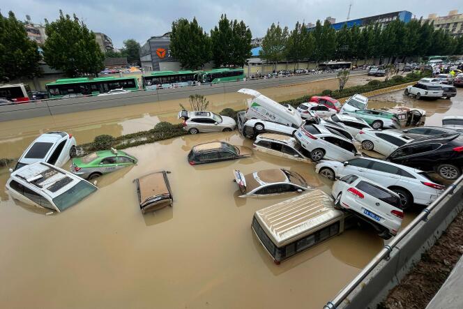 Des précipitations s’étaient abattues le 20 juillet 2021 sur la métropole de Zhengzhou, capitale de la province très peuplée du Henan.