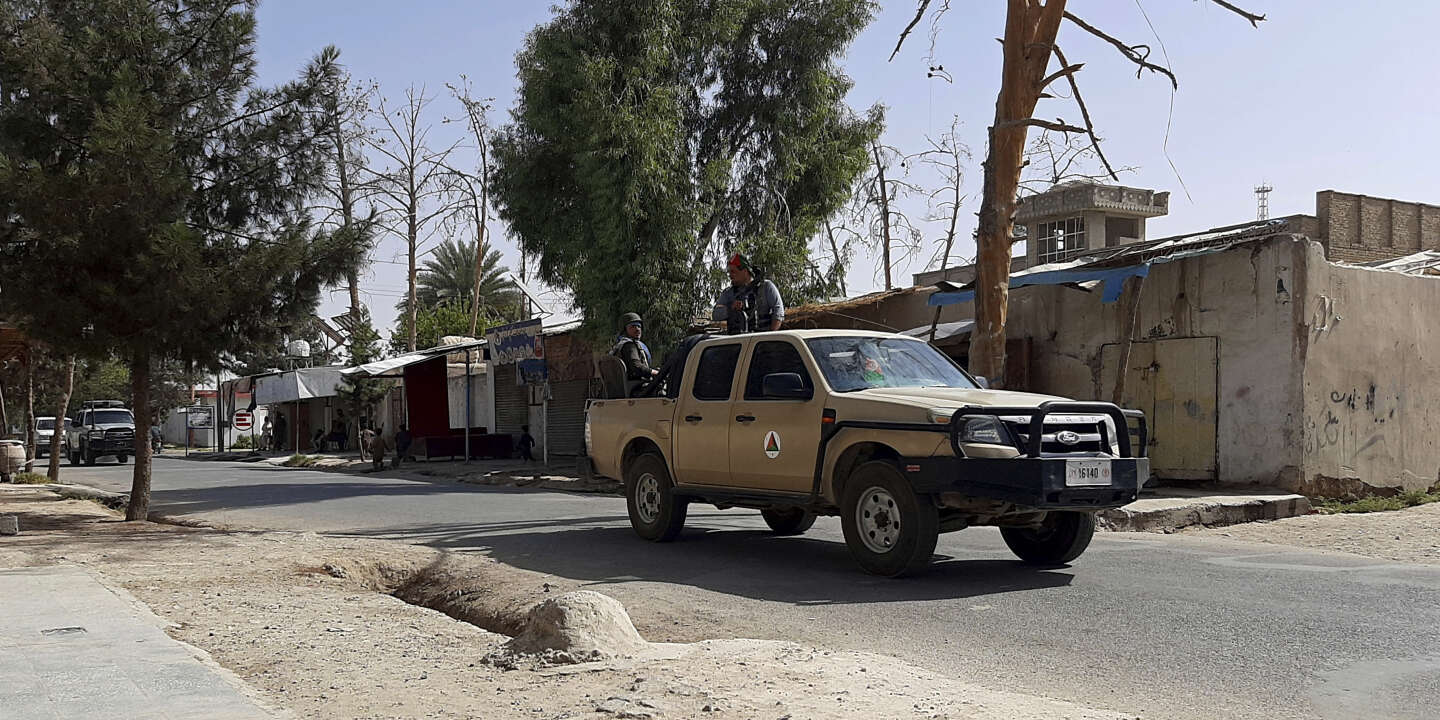 Photo of En Afganistán, el ejército pide la evacuación de Lashkar Gah, al menos 40 civiles muertos en 24 horas.