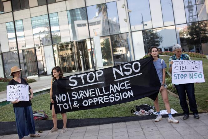 Manifestation devant les bureaux de NSO Group à Herzliya près de Tel-Aviv, le 25 juillet 2021.