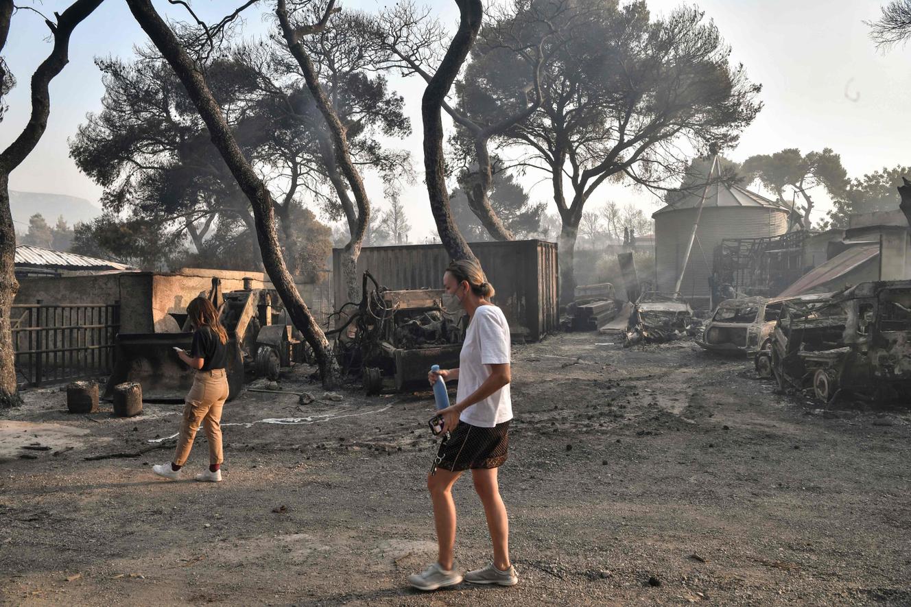 Op 4 augustus werd een manege in Varympompi in brand gestoken.