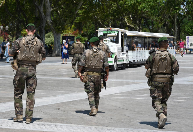 Une patrouille militaire dans le cadre de l’opération « Sentinelle », à Montpellier, le 27 juillet 2021.