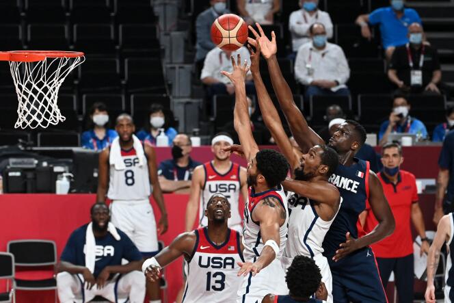 Face aux Etats-Unis, l’équipe de France masculine de basket est tombée de justesse, samedi 7 août, en finale des JO de Tokyo.