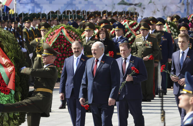 Le président biélorusse, Alexandre Loukachenko, lors d’une cérémonie sur la place de la Victoire à Minsk, le 9 mai 2021.
