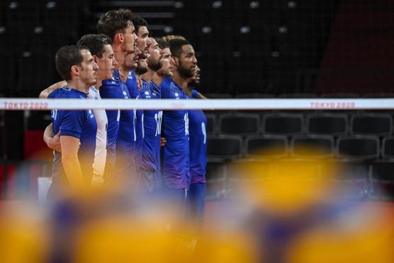 El equipo francés de voleibol durante la final de los Juegos Olímpicos de Tokio, 7 de agosto de 2021. Los franceses ganaron la primera medalla de oro de su historia contra Rusia.
