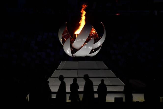 La llama olímpica, durante la ceremonia de clausura de los Juegos de Tokio, 8 de agosto de 2021.
