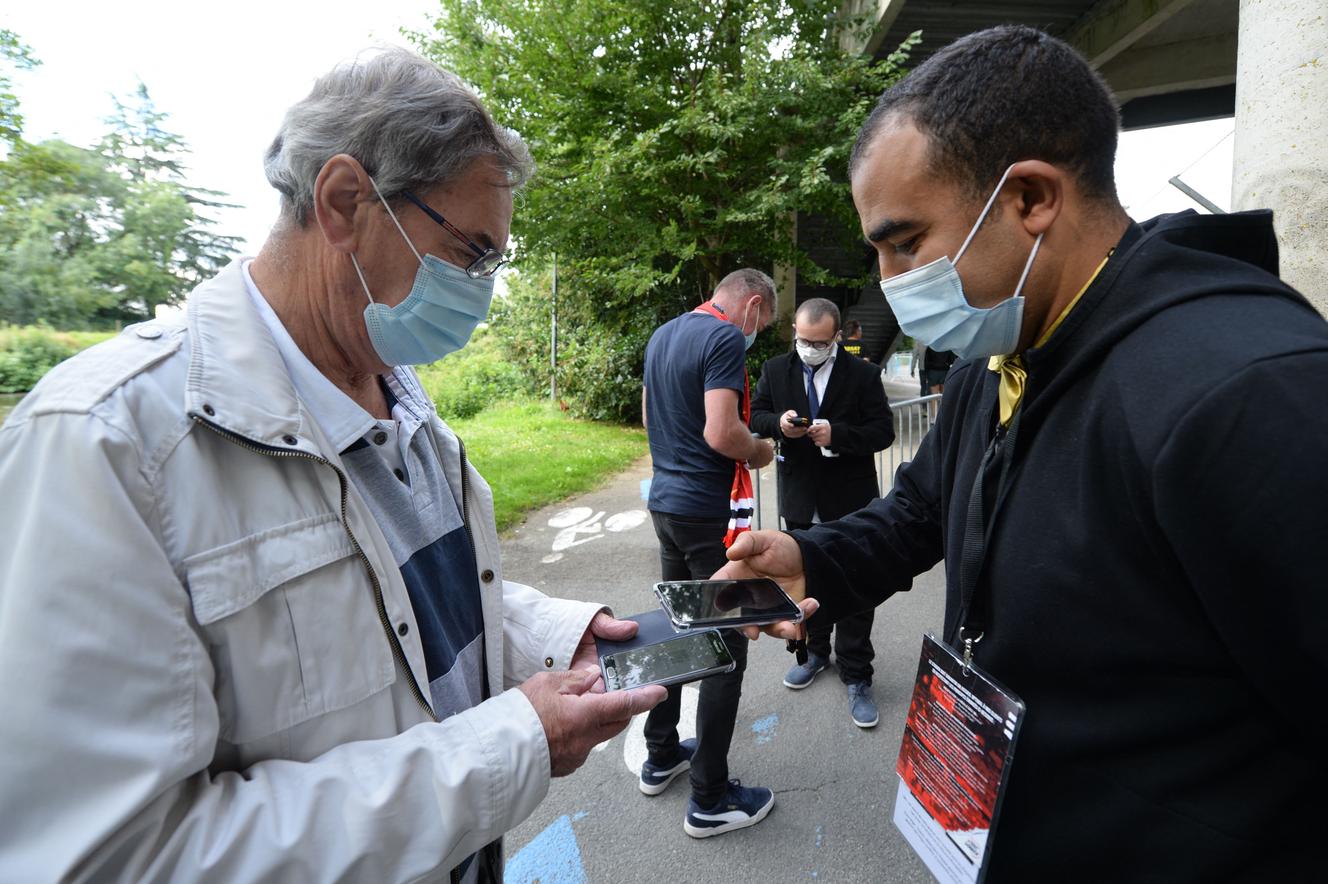Kontrola zdrowia przed meczem Ligue 1 między Stade Rennes i RC Lens w Rennes, w sierpniu.