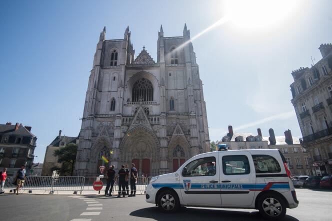 L’homme qui s’est rendu à la gendarmerie avait été placé sous contrôle judiciaire dans le cadre de l’enquête sur l’incendie de la cathédrale de Nantes, en juillet 2020.