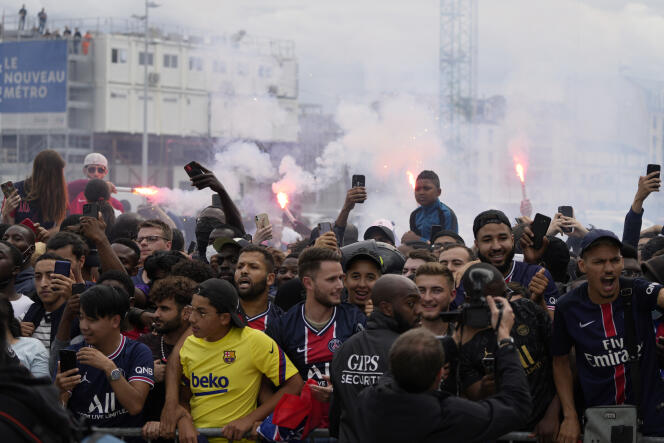 L’accueil des supporters du PSG au Bourget, le 10 août.