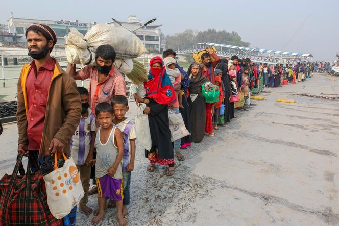 Bijna 20.000 Rohingya zijn ontheemd op het eiland Bashan Char.  Bangladesh wil op termijn 100.000 Rohingya-vluchtelingen daar op zijn grondgebied onderbrengen.