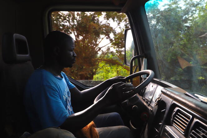 Dramane Ouedraogo, chauffeur depuis vingt-deux ans en Côte d’Ivoire.