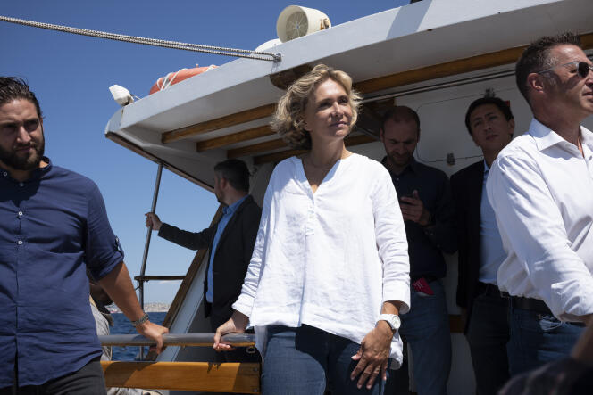 Valérie Pécresse en visite dans les calanques, près de Marseille, le 6 août 2021.