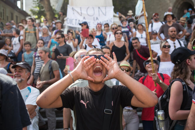 Manifestation contre l’application du passe sanitaire à Chambéry (Savoie), le 14 août 2021.