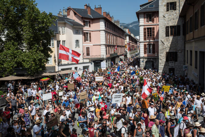 Manifestation contre l'application du passe sanitaire à Chambéry (Savoie), le 14 août 2021.