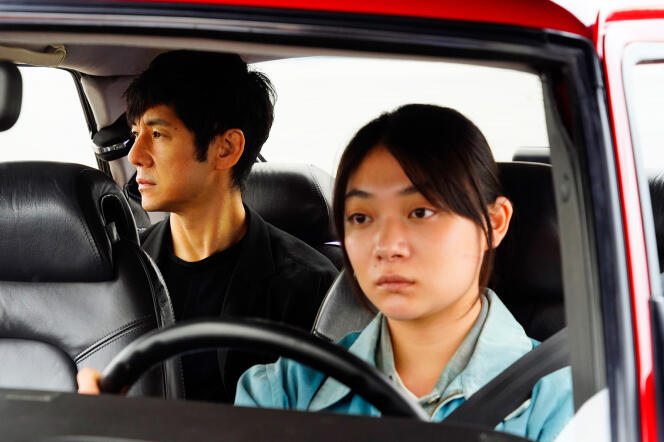 Misaki (Toko Miura, au premier plan) et Hidetoshi Nishijima (Yusuke) dans « Drive My Car », de Ryusuke Hamaguchi.