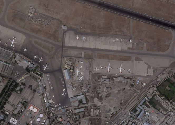 Image satellite de l’aéroport de Kabul, le lundi 16 août 2021.