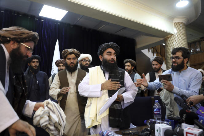 Le porte-parole des talibans Zabihullah Mujahid a tenu, mardi 17 août, sa première conférence de presse depuis la prise de Kaboul.