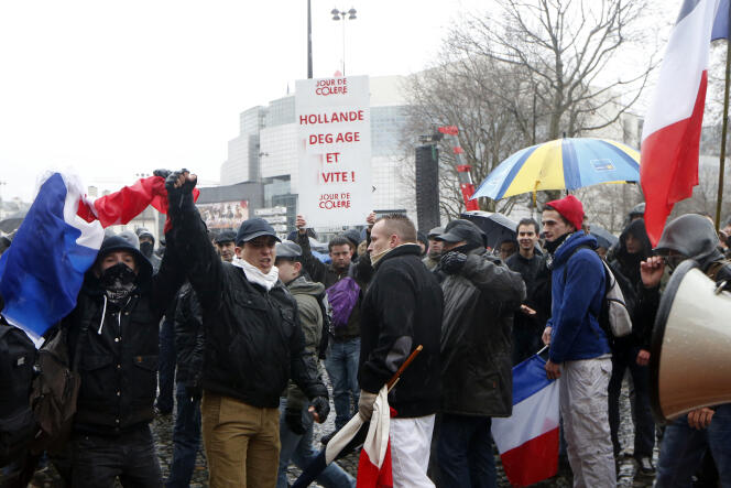 Manifestation à l’appel de l’association « jour de colère » pour protester contre le gouvernement et le président Hollande le 26 janvier 2014, à Paris.