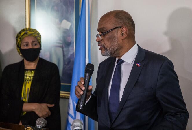 La vice-secrétaire générale de l’ONU, Amina J. Mohammed, suit le discours du premier ministre haïtien, Ariel Henry, à Port-au-Prince, vendredi 20 août 2021.