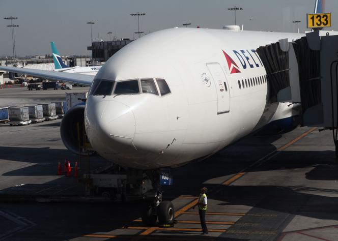 Un avion de la compagnie aérienne américaine Delta Airlines sur le tarmac de l’aéroport international de Los Angeles, le 29 octobre 2019.