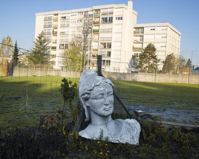 Un buste de Marianne dans le quartier du Chêne-Pointu à Clichy-sous-Bois (Seine-Saint-Denis).