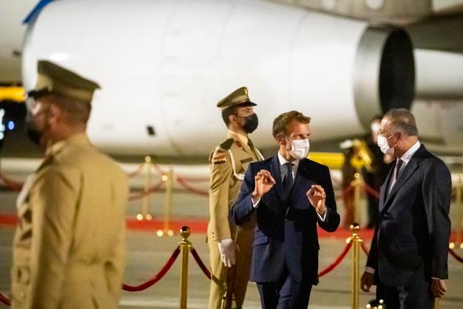 Iraqi Prime Minister Mustapha Al-Khadami welcomes Emmanuel Macron, on a two-day visit.  Baghdad Airport, Iraq, Friday August 27, 2021.