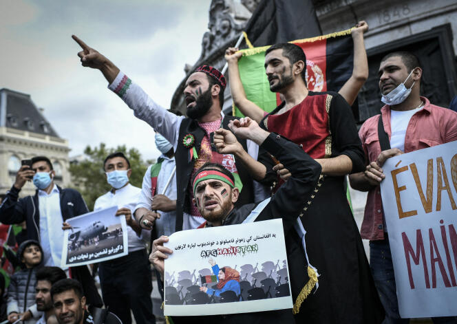 Demonstration of support for the Afghans after the Taliban came to power, in Paris, on August 22.