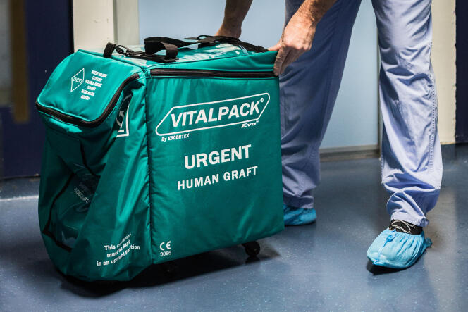 Nieren van een aangesloten levende donor worden vóór transplantatie in het Purdue University Hospital in november 2020 in een isotherme container bewaard.