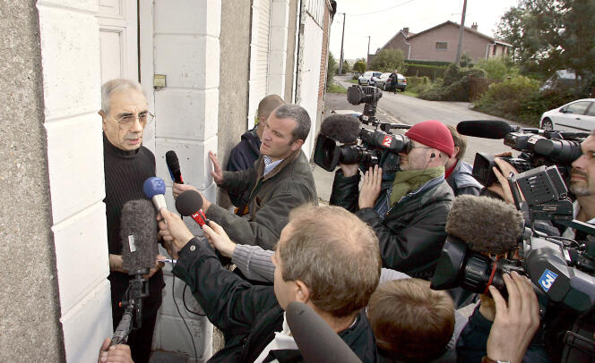 Lucien Léger in Landas (North), upon his release, on October 3, 2005.