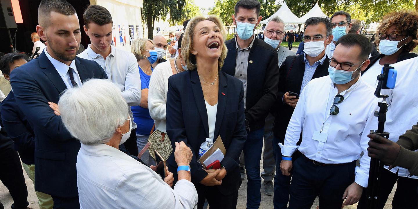 valerie pecresse qui rit c est peut etre un detail pour vous