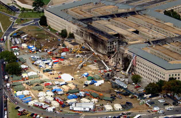 Aucune carlingue n’ayant été retrouvée sur le site du crash du Pentagone, certains ont émis la thèse que l’impact serait dû à un tir de missile.