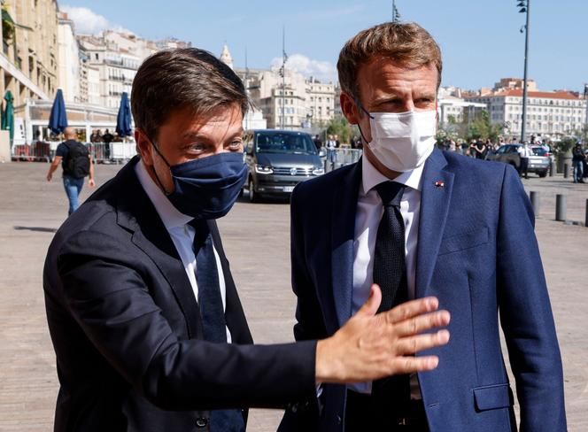 President Emmanuel Macron (right), greeted by the mayor of Marseille, Benoît Payan (left), September 1, 2021.