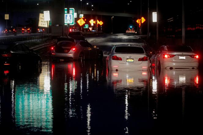 Le 2 septembre, les eaux ont envahi les rues et les transports en commun ont été bloqués.