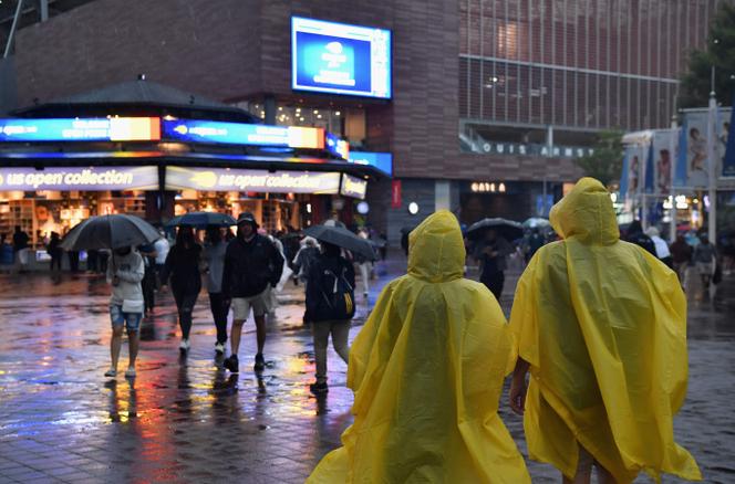 Regen störte die US Open in New York am 1. September 2021.