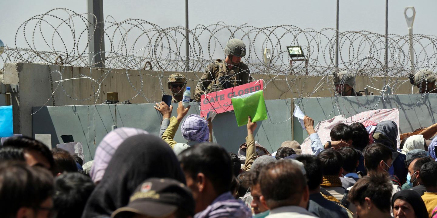 Photo of tres semanas después de que los talibanes tomaran el poder, los primeros vuelos y el inicio de la ayuda humanitaria