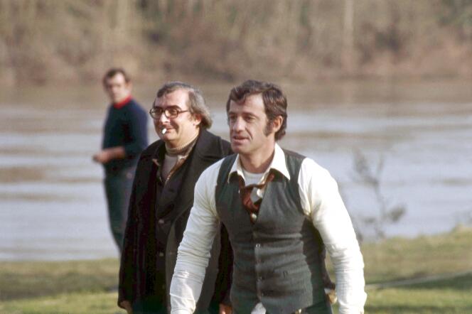 Claude Chabrol et Jean-Paul Belmondo sur le tournage de « Docteur Popaul » (1972), de Claude Chabrol.