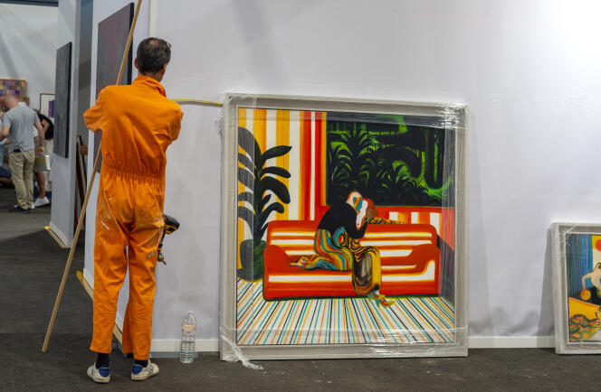 Installation de « Il Sussurro » (« Le Murmure », 2021), une œuvre de Lorenzo Mattotti, dans la Galerie Martel, au Grand Palais éphémère, le 7 septembre 2021, pour le salon Art Paris Art Fair.