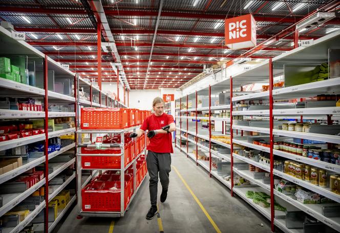 Dans un centre de distribution de PicNic, à Utrecht (Pays-Bas), le 7 décembre 2020.