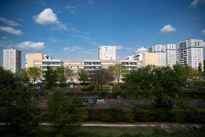 En 2017, une centaine de maires ont lancé « l’appel de Grigny » pour défendre les quartiers populaires face aux coupes budgétaires du gouvernement.