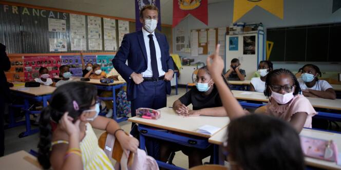 Emmanuel Macron visiting a class at the primary school in the Malpassé district, in Marseille, on September 2, 2021.