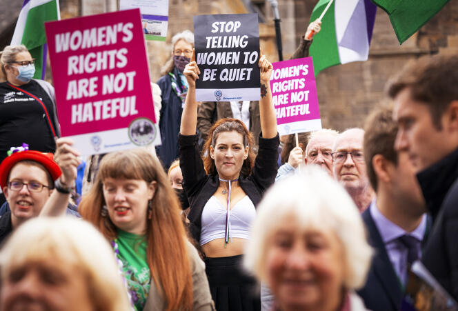 Le 2 septembre, des membres du groupe féministe For Women Scotland manifestent contre la révision du Gender Recognition Act soutenue par Nicola Sturgeon.